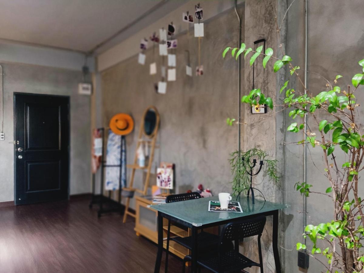 Five Stars Ratchada 19 Vandrehjem Bangkok Eksteriør billede