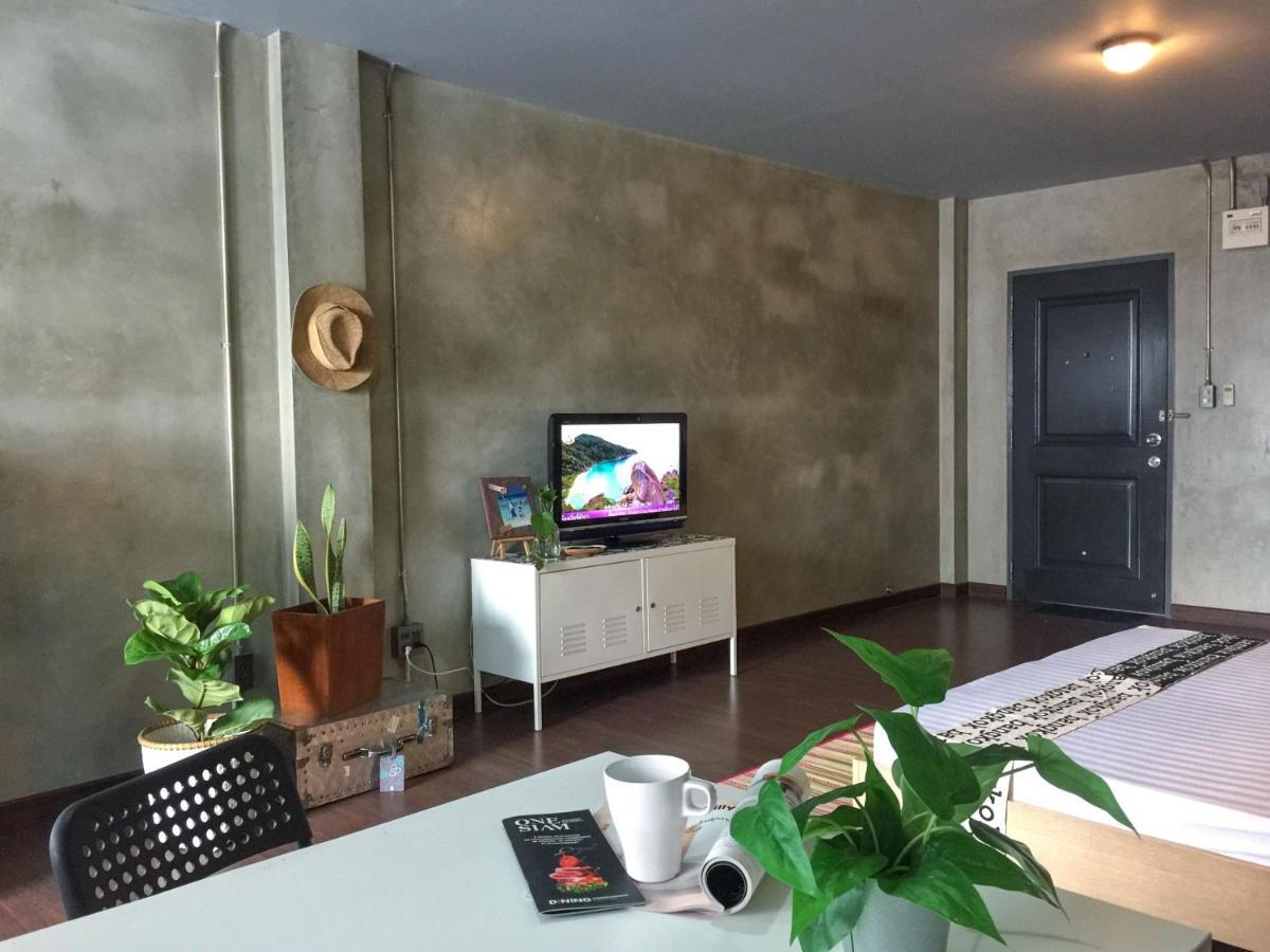 Five Stars Ratchada 19 Vandrehjem Bangkok Eksteriør billede