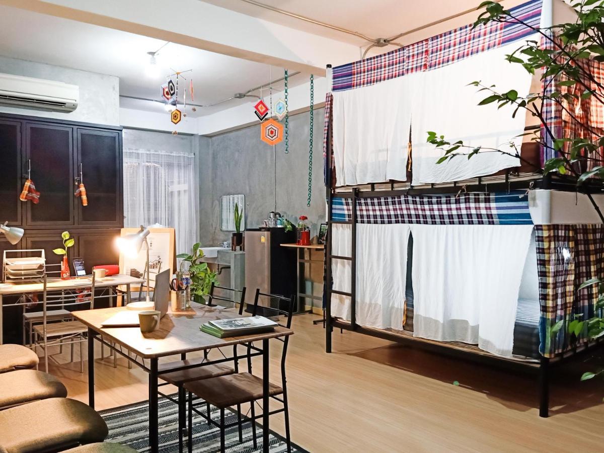 Five Stars Ratchada 19 Vandrehjem Bangkok Eksteriør billede