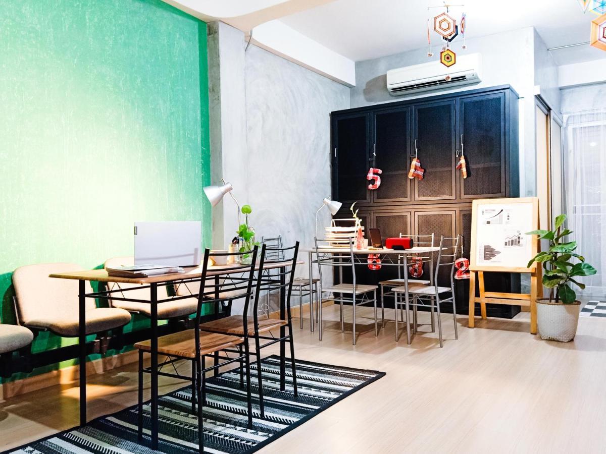 Five Stars Ratchada 19 Vandrehjem Bangkok Eksteriør billede